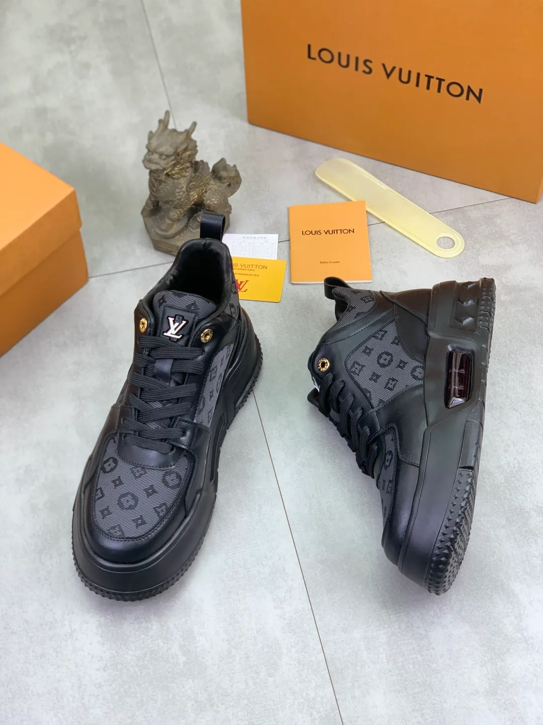 Men's men's shoes 💰P440 new style 💶【LOUIS VUITTON) new high top🍀LV Louis Vuitton *—— LV classic high top trendy shoes! Made of imported original soft calfskin, water-dyed pigskin lining. Original wear-resistant rubber outsole! High quality products! Code number: 38-44 Color: 3️⃣ colors available